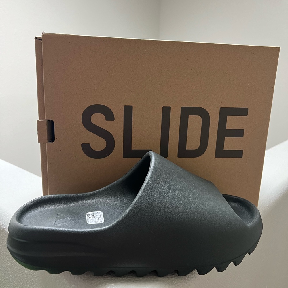 NEW!!!! 🔥 Yeezys Adult Slides